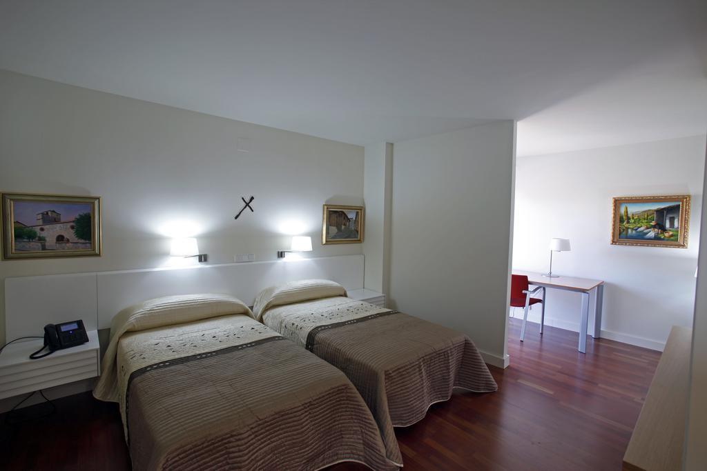 Posada San Juan De La Cruz Fontiveros Quarto foto